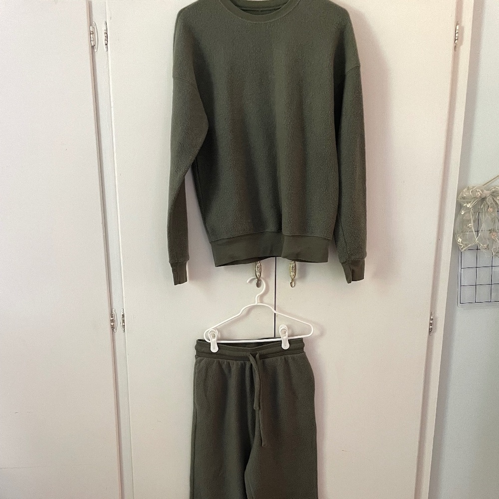 Bella Canvas Green Fleece Sweat Set